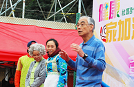 林大慶教授親自帶領在場人士進行「零時間運動」。